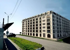 ЖК вид с дороги на фасад